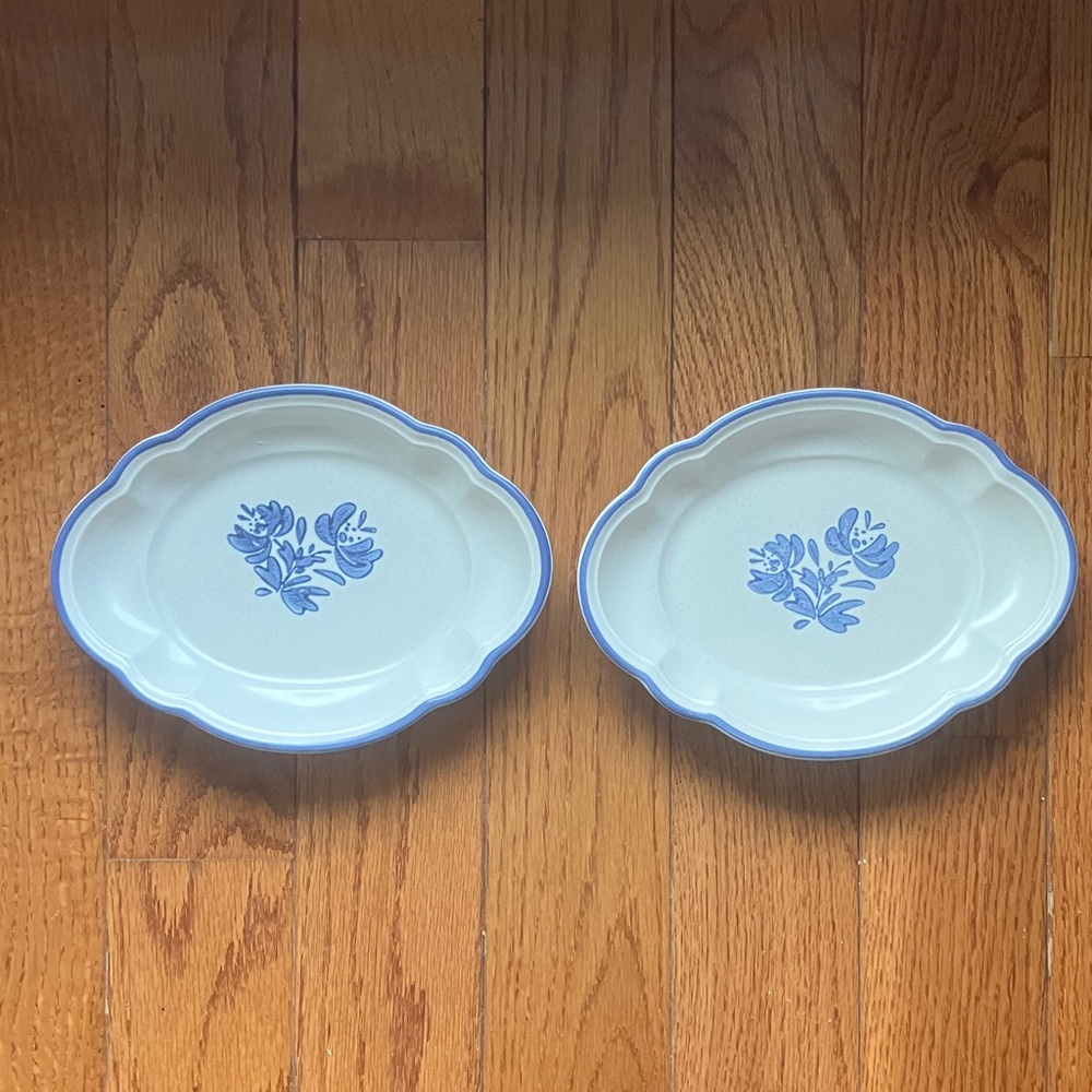 Pfaltzgraff Yorktowne set of two relish tidbit dishes 9x7”